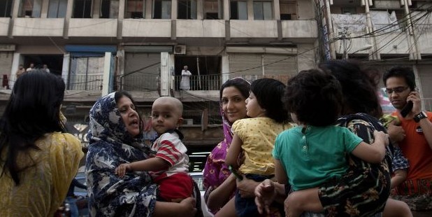 371 killed in Pakistan earthquakes