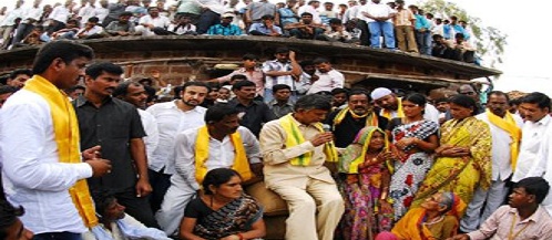 High drama outside Chandrababu Naidu’s fast venue in Delhi