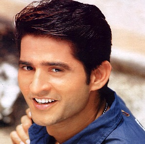 Hiten Tejwani hits the gym for movie role