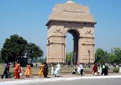 Nippy morning in Delhi, sunny day ahead