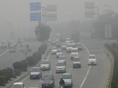 Foggy morning in Delhi, clear day ahead