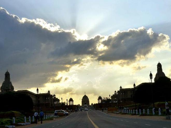 Cloudy Friday in Delhi