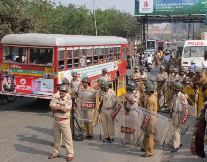Raj Thackeray detained, freed as MNS attacks toll booths