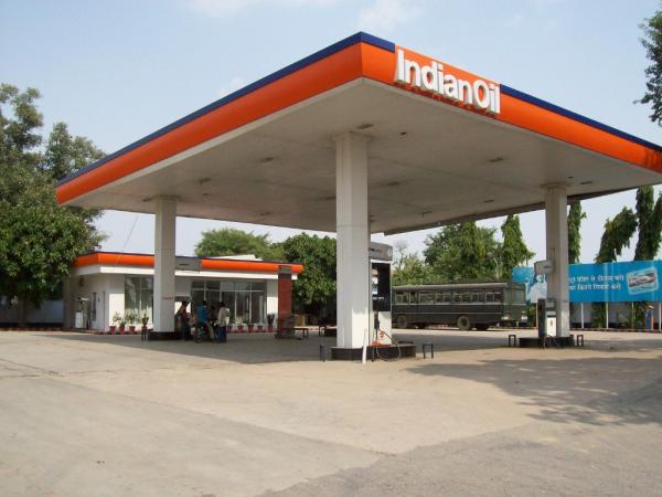 Petrol bunk owners in Hyderabad end strike