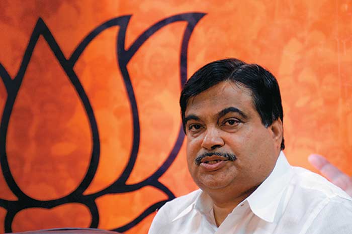 Gadkari makes uncharitable remark, quickly clarifies