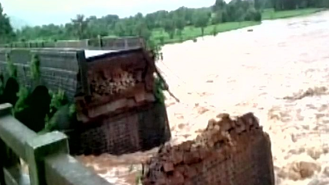 Two buses with 22 individuals aboard missing in Maharashtra