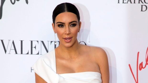 Kim Kardashian robbed