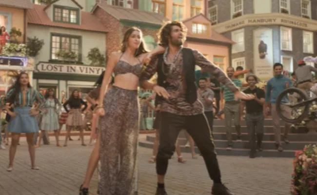 Liger Song Akdi Pakdi: Ananya Panday And Vijay Deverakonda Rule The Dance Floor