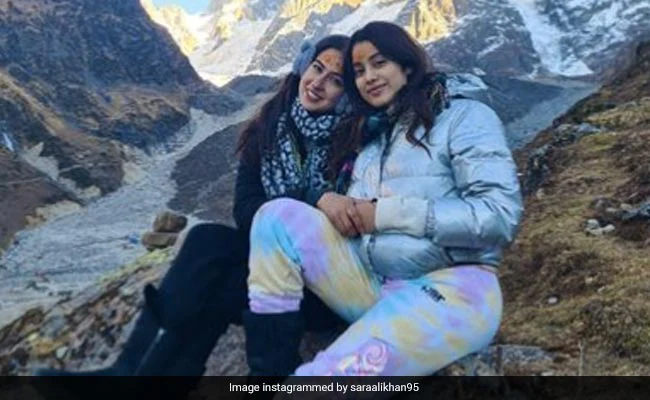 What Happens On Sara Ali Khan And Janhvi Kapoor