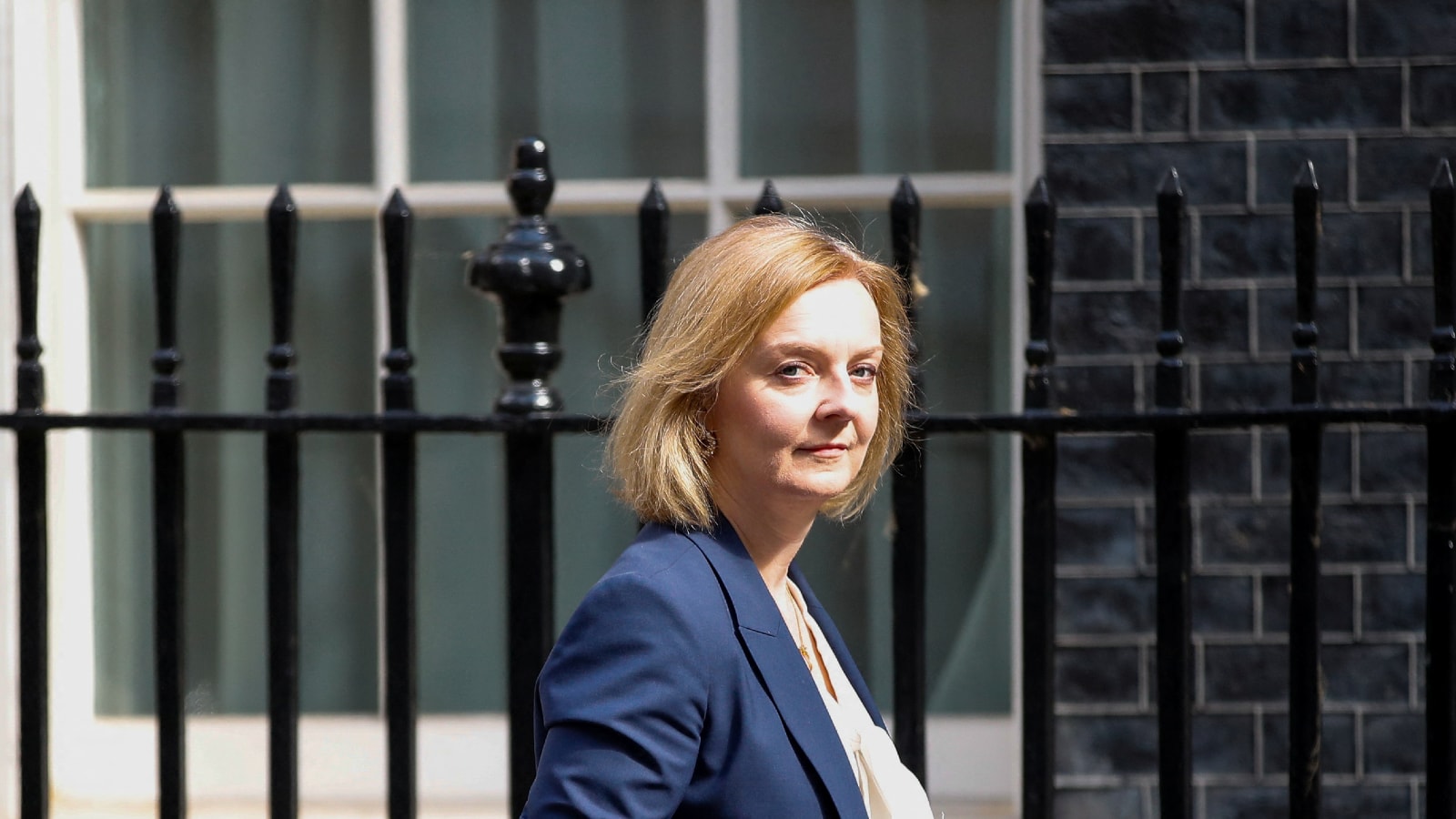 UK Leadership Contender Truss Pledges ‘Upward Trajectory’ for Economy by 2024