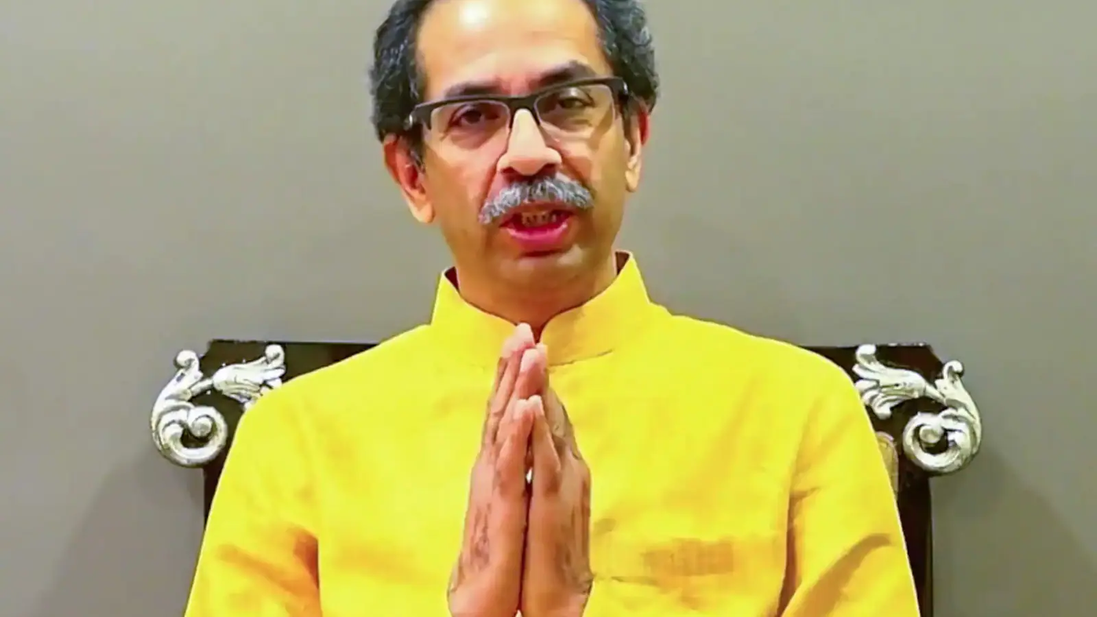 Shiv Sena Workers in Aurangabad Pledge Loyalty to Uddhav on Notarised Bond Papers